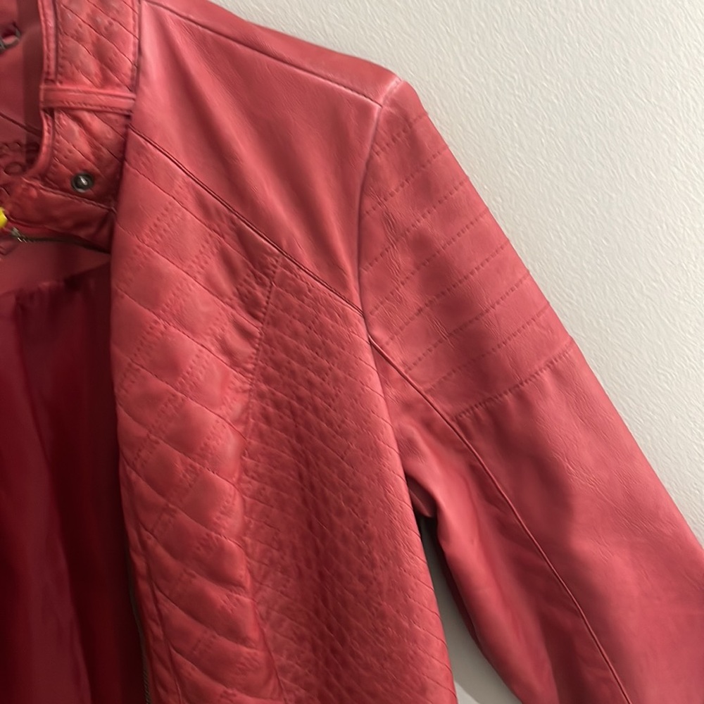 Leather jacket - Picture 7 of 11